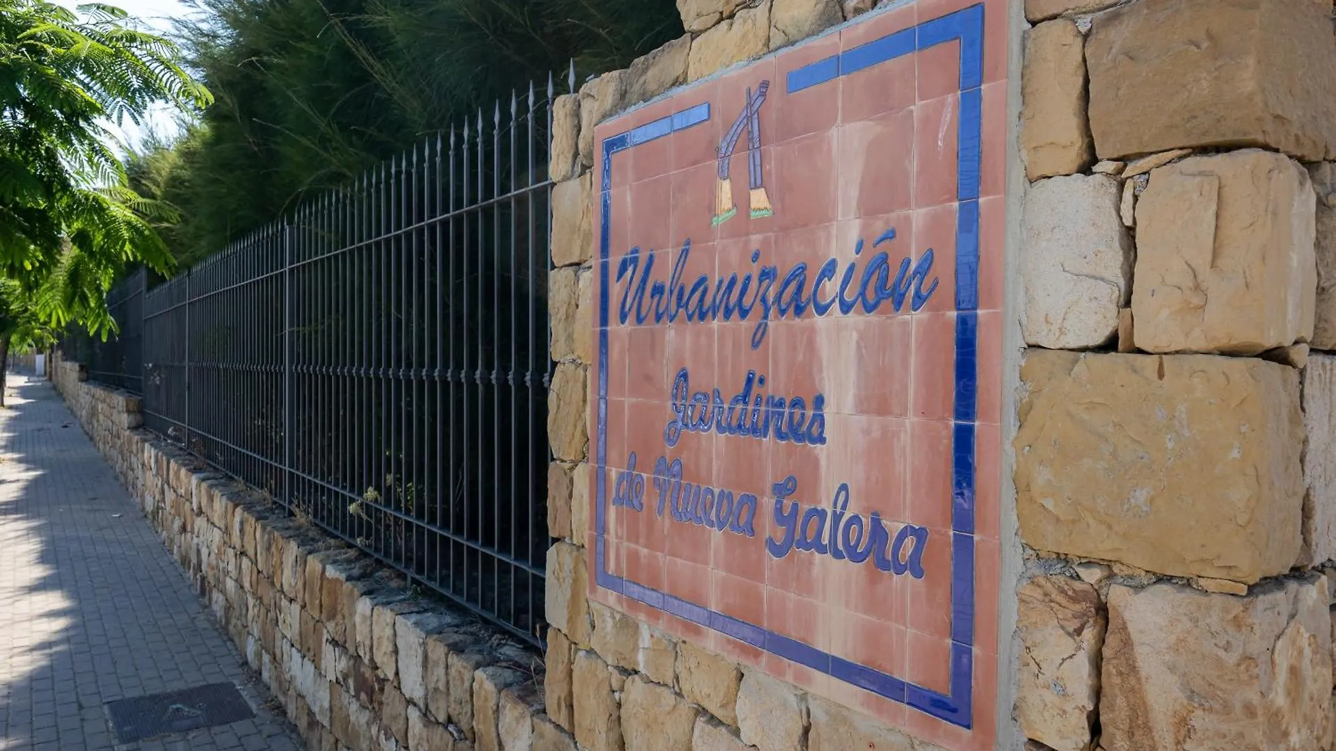 Bougainvillea Retreat, Espacioso Terraza & Parking Estepona