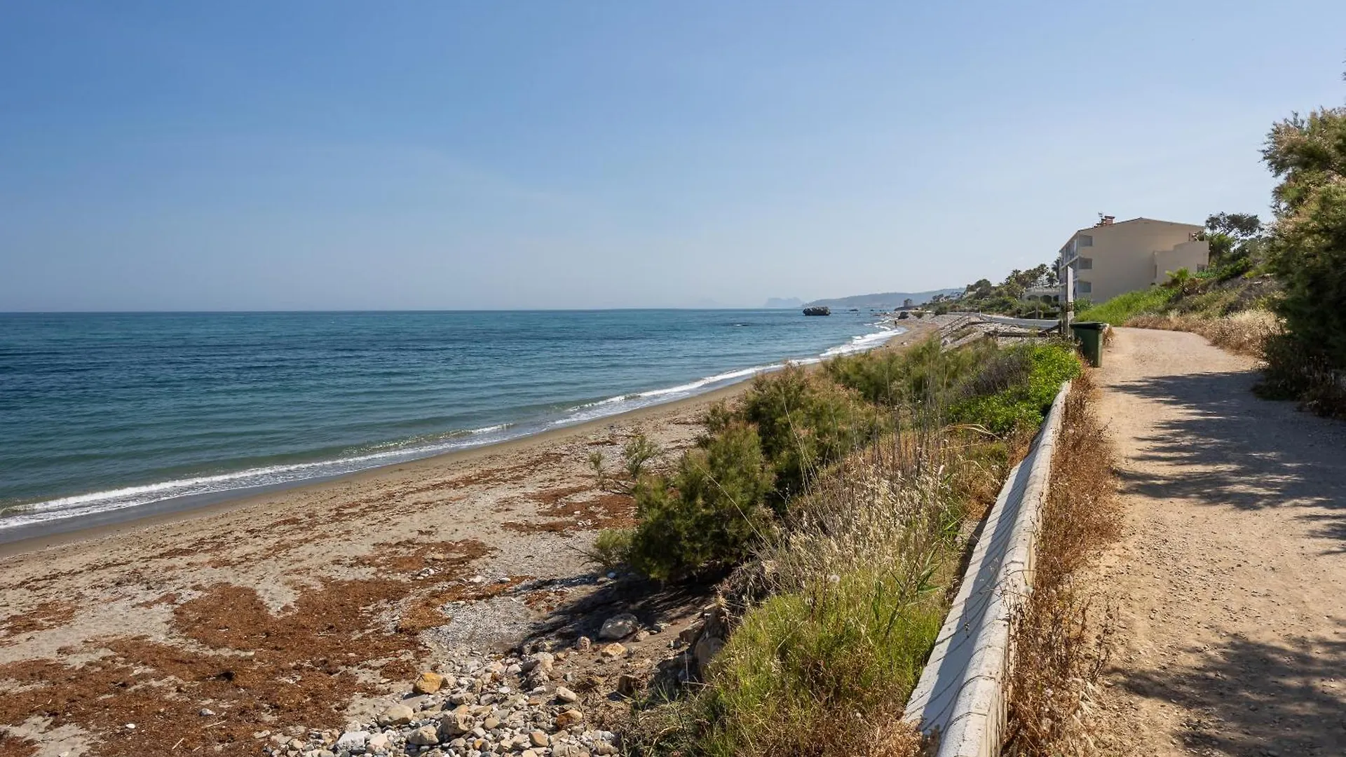 Apartament Bougainvillea Retreat, Espacioso Terraza & Parking Estepona