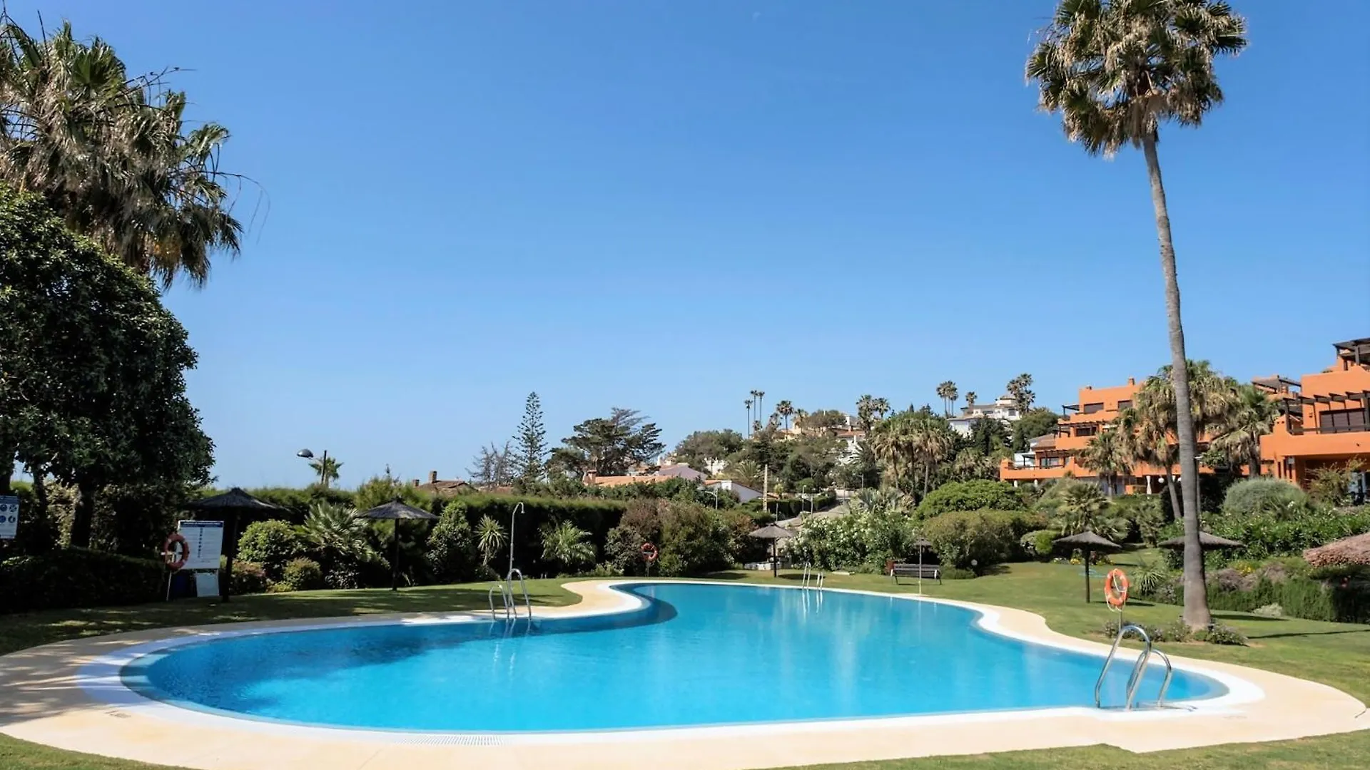 Bougainvillea Bay Estepona & Parking