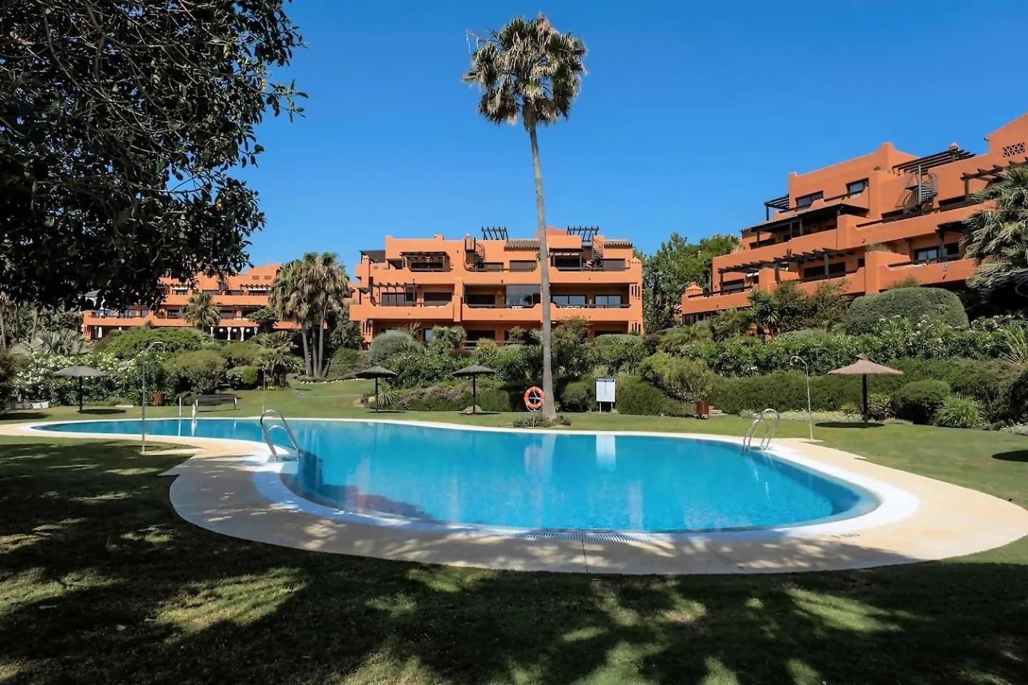 Bougainvillea Bay Estepona & Parking Apartment
